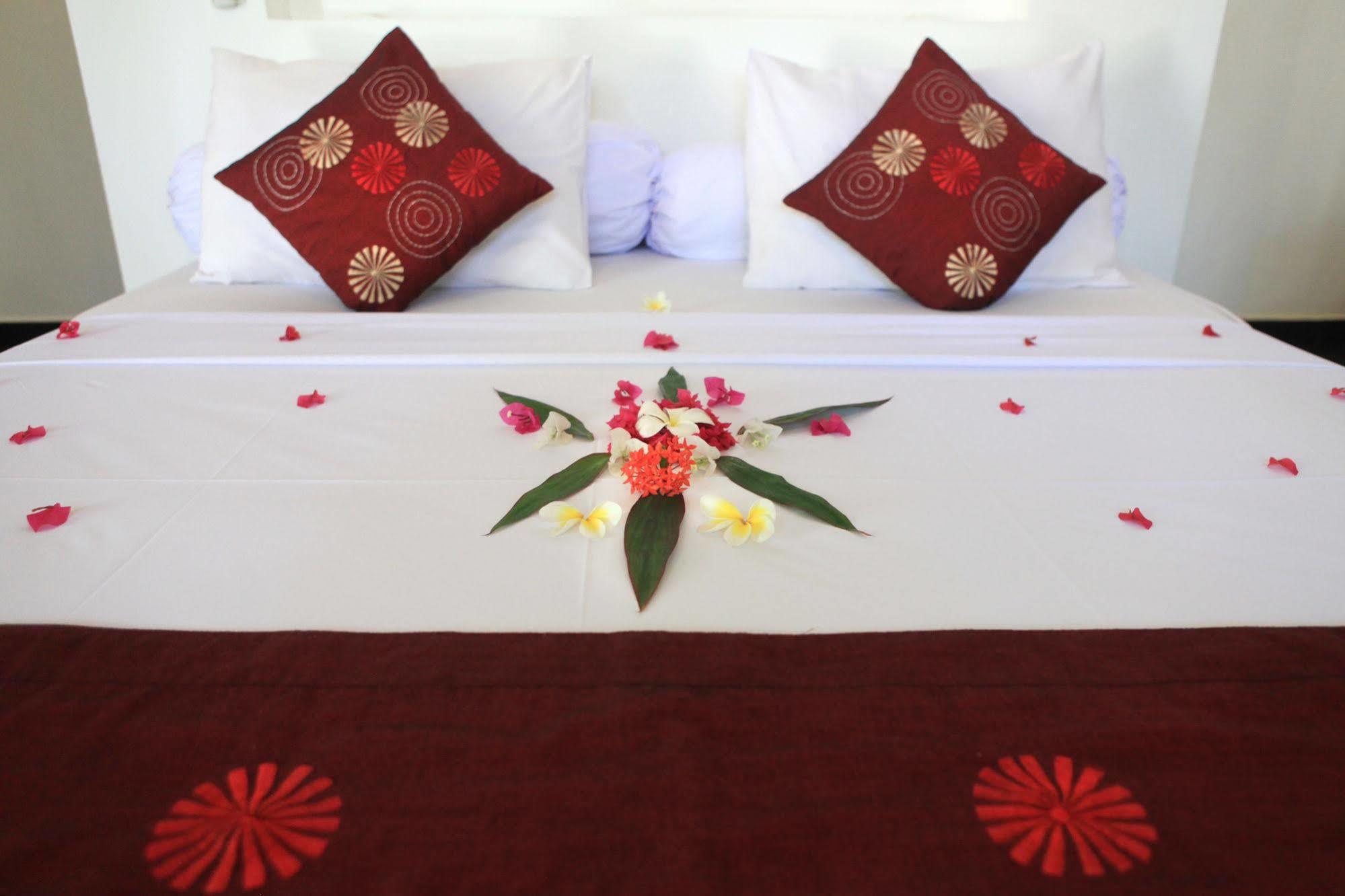 Wah Danima Resort & Restaurant Gili Trawangan Exterior photo